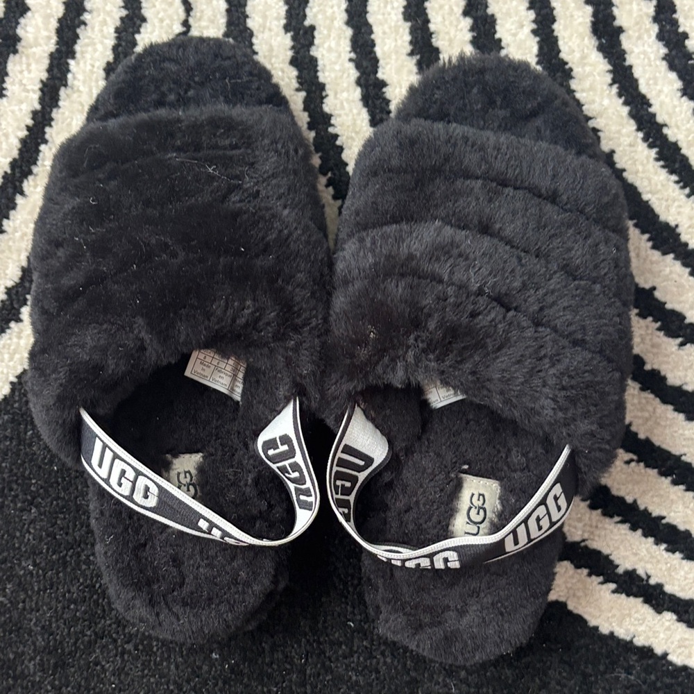 UGG Black Fluffy Slides